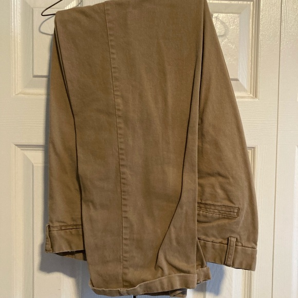 Old Navy Ultimate Loose Mens Khakis - Picture 3 of 3